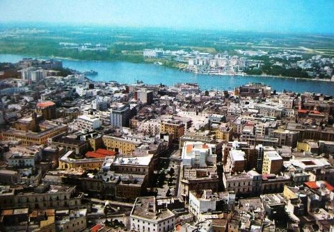 Brindisi  1946-1960: alla ricerca di un ruolo – [Annamaria Mita]